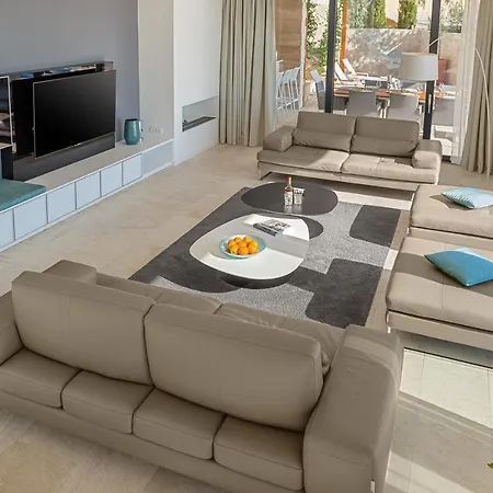 فيلة Anabel هفار